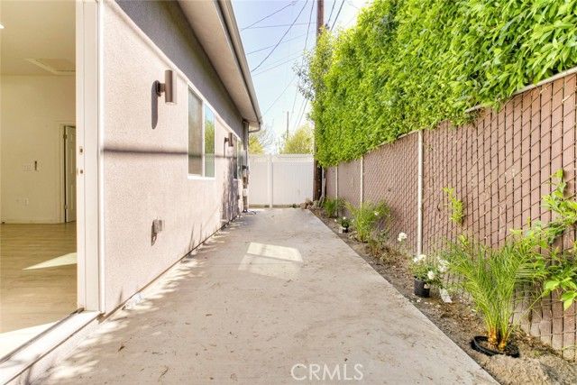 353 N Mariposa, Burbank, CA 91506
