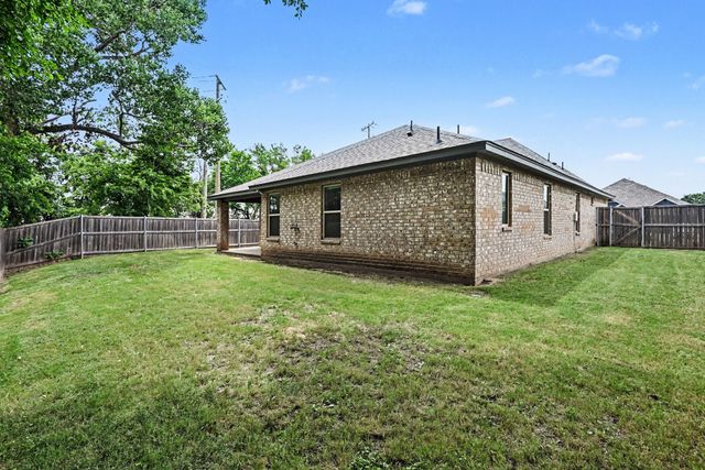 977 Sam Street, Springtown, TX 76082