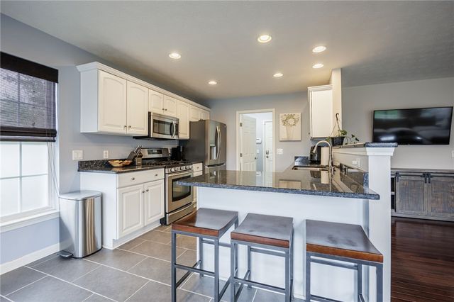 929 Surrey Hill Way, Henrietta, NY 14623