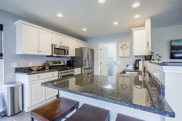 929 Surrey Hill Way, Henrietta, NY 14623