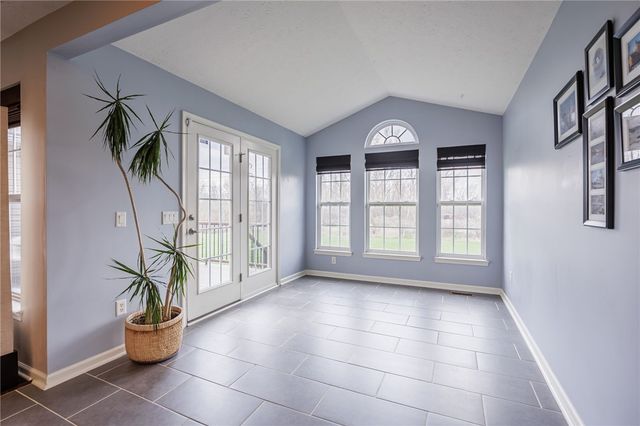 929 Surrey Hill Way, Henrietta, NY 14623