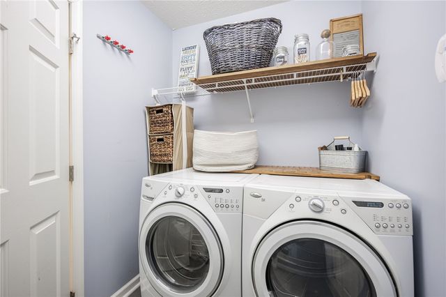 929 Surrey Hill Way, Henrietta, NY 14623