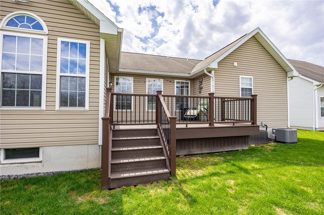 929 Surrey Hill Way, Henrietta, NY 14623