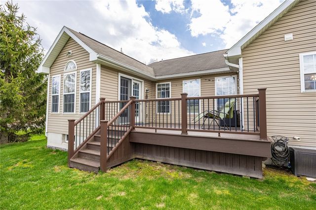 929 Surrey Hill Way, Henrietta, NY 14623