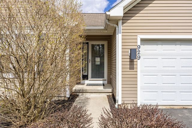 929 Surrey Hill Way, Henrietta, NY 14623