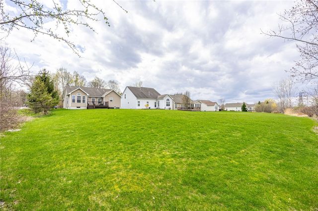 929 Surrey Hill Way, Henrietta, NY 14623