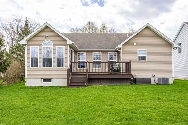 929 Surrey Hill Way, Henrietta, NY 14623