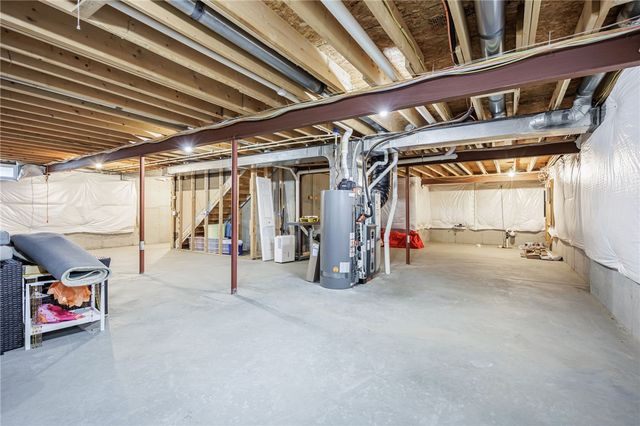 929 Surrey Hill Way, Henrietta, NY 14623