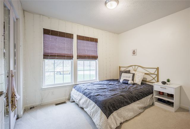 929 Surrey Hill Way, Henrietta, NY 14623