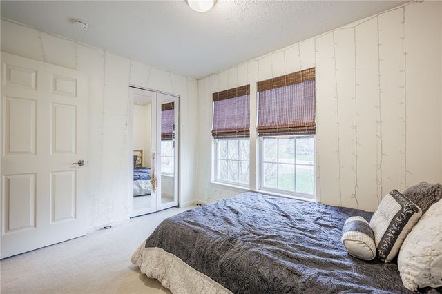 929 Surrey Hill Way, Henrietta, NY 14623