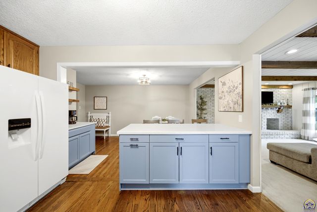 2807 SW Maupin LN, Topeka, KS 66614