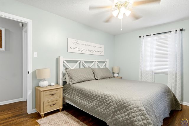 2807 SW Maupin LN, Topeka, KS 66614