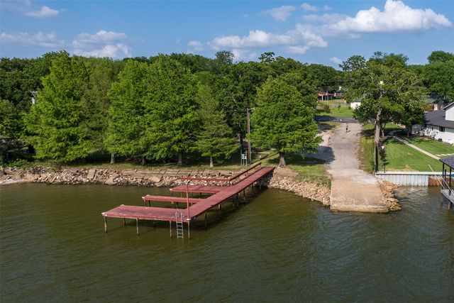 104 Lark Drive, Enchanted Oaks, TX 75156