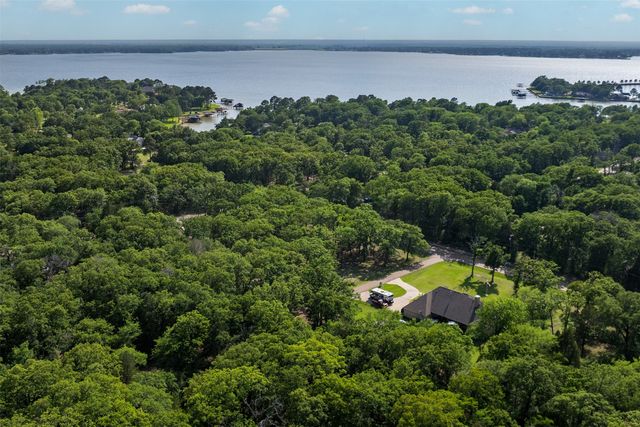 104 Lark Drive, Enchanted Oaks, TX 75156
