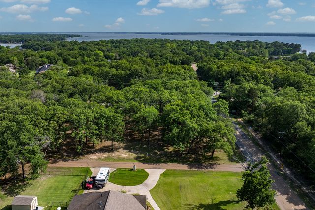 104 Lark Drive, Enchanted Oaks, TX 75156