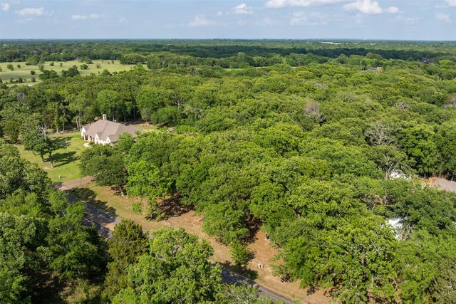104 Lark Drive, Enchanted Oaks, TX 75156
