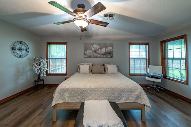 330 N 4th Street, Beasley, TX 77417
