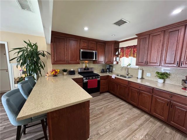 15057 Paddock, Los Angeles, CA 91342