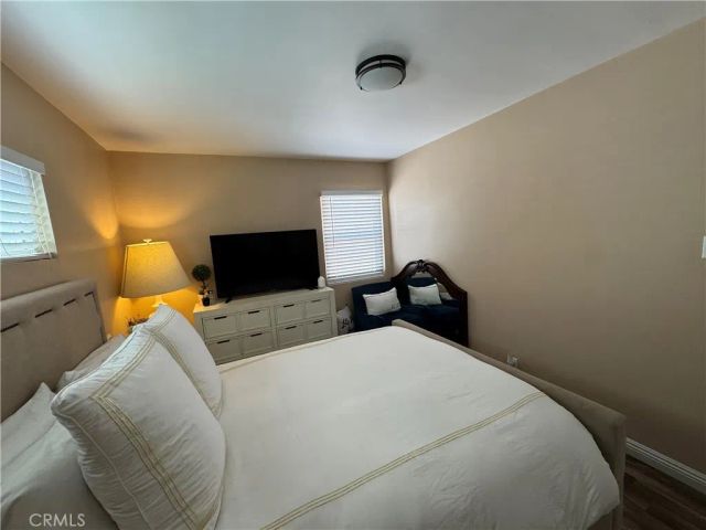 15057 Paddock, Los Angeles, CA 91342