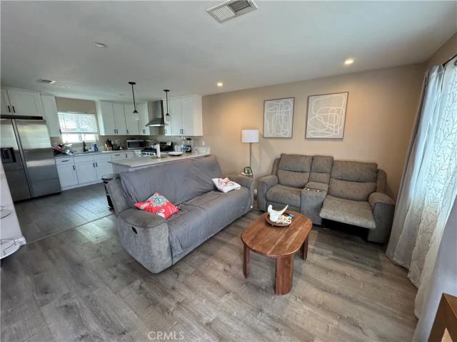15057 Paddock, Los Angeles, CA 91342