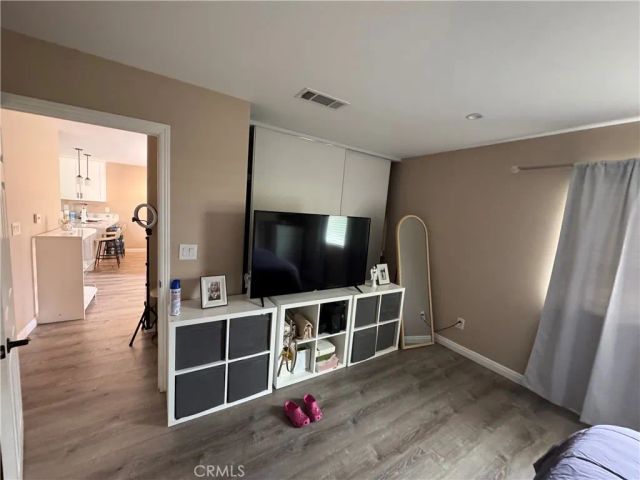 15057 Paddock, Los Angeles, CA 91342