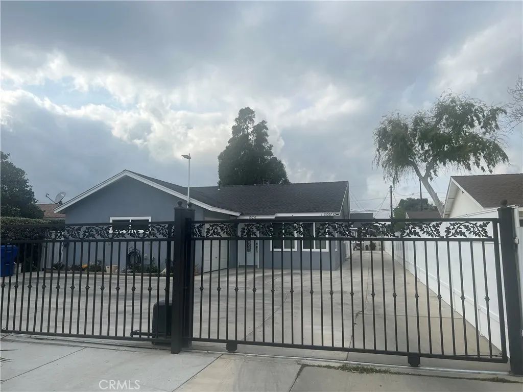15057 Paddock, Los Angeles, CA 91342