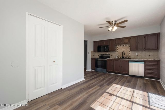 8016 Edsel Ln, Louisville, KY 40291