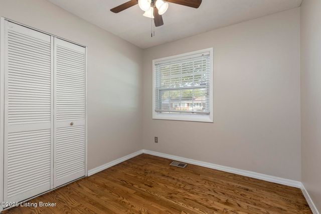 8016 Edsel Ln, Louisville, KY 40291