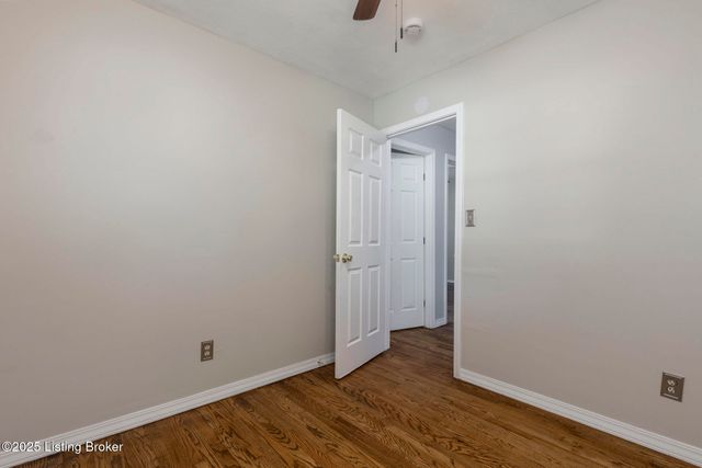 8016 Edsel Ln, Louisville, KY 40291