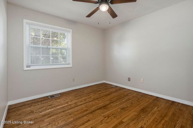 8016 Edsel Ln, Louisville, KY 40291