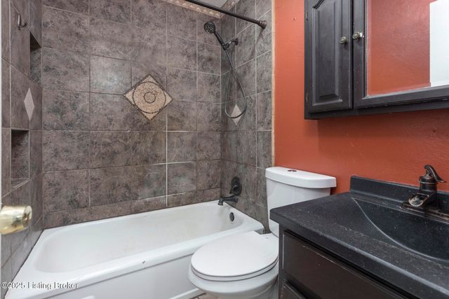 8016 Edsel Ln, Louisville, KY 40291