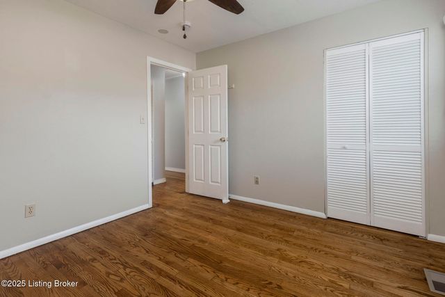 8016 Edsel Ln, Louisville, KY 40291