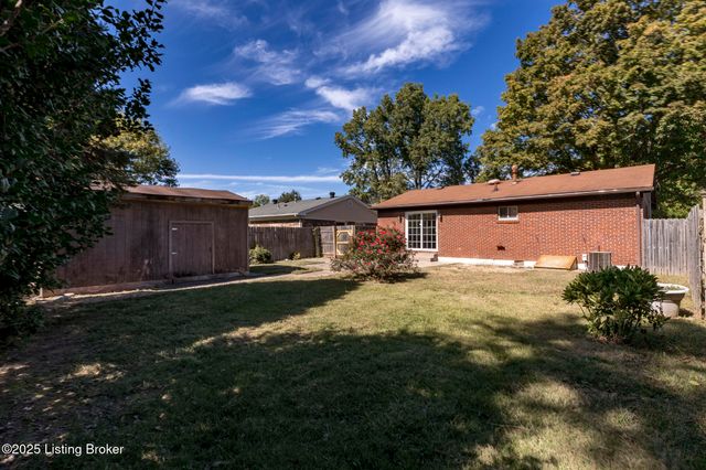 8016 Edsel Ln, Louisville, KY 40291