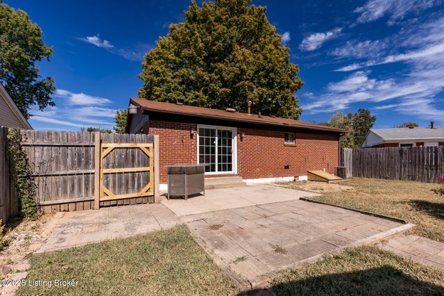 8016 Edsel Ln, Louisville, KY 40291