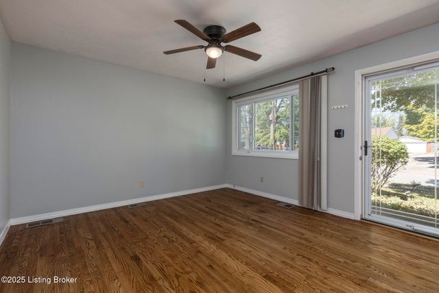 8016 Edsel Ln, Louisville, KY 40291