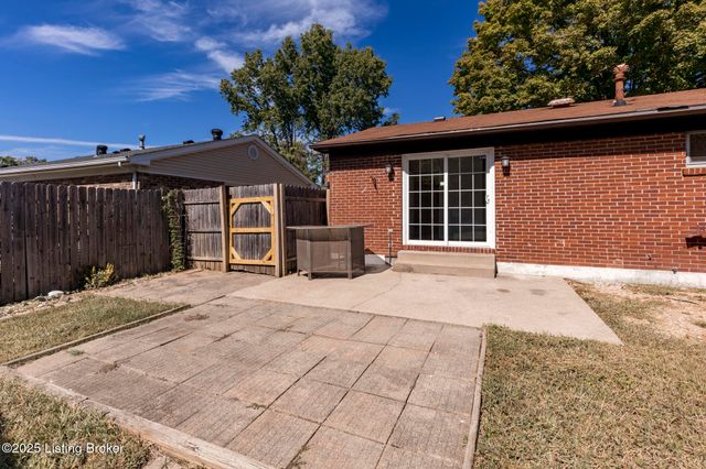 8016 Edsel Ln, Louisville, KY 40291