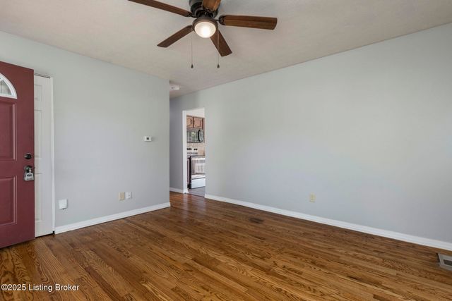 8016 Edsel Ln, Louisville, KY 40291