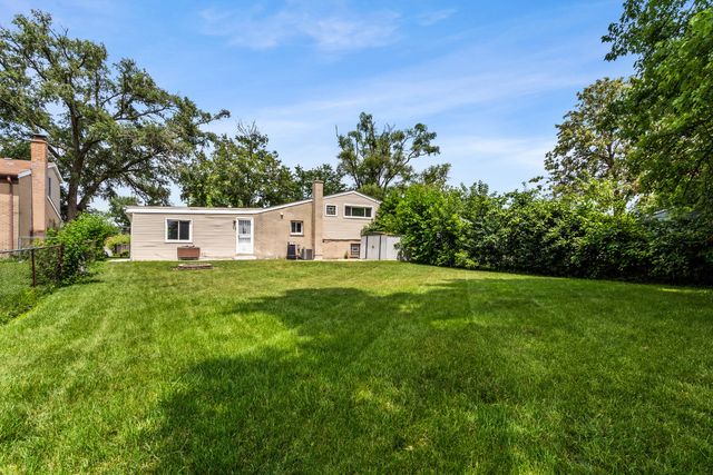 117 E Vermont Street, Villa Park, IL 60181