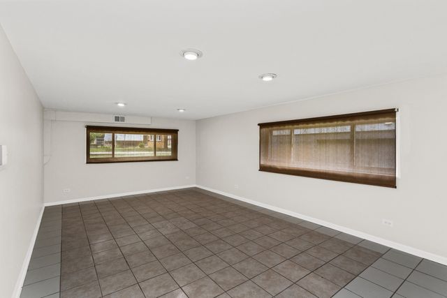 117 E Vermont Street, Villa Park, IL 60181