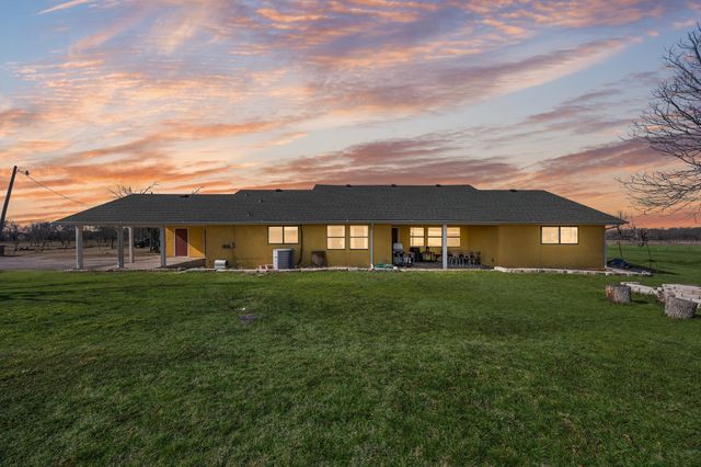 1439 Davis Lane, Terrell, TX 75160