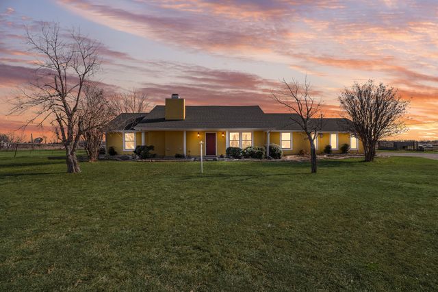 1439 Davis Lane, Terrell, TX 75160