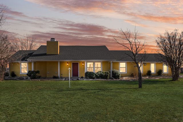 1439 Davis Lane, Terrell, TX 75160