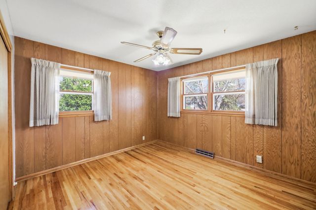 4825 Oregon Avenue N, New Hope, MN 55428