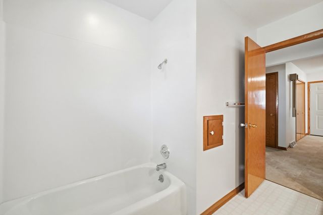 4825 Oregon Avenue N, New Hope, MN 55428