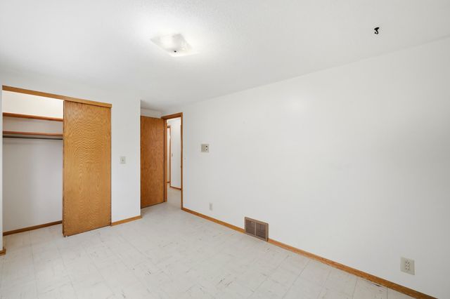 4825 Oregon Avenue N, New Hope, MN 55428