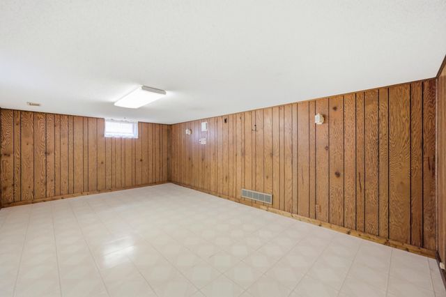 4825 Oregon Avenue N, New Hope, MN 55428