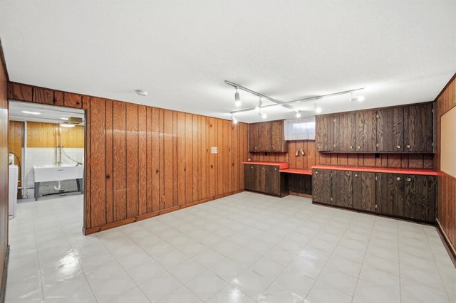 4825 Oregon Avenue N, New Hope, MN 55428