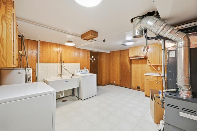 4825 Oregon Avenue N, New Hope, MN 55428