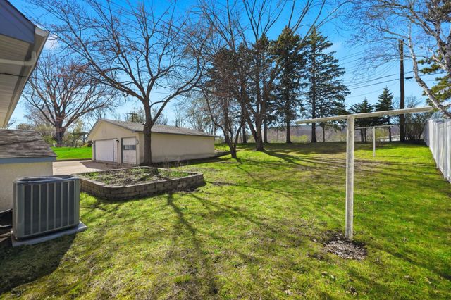 4825 Oregon Avenue N, New Hope, MN 55428