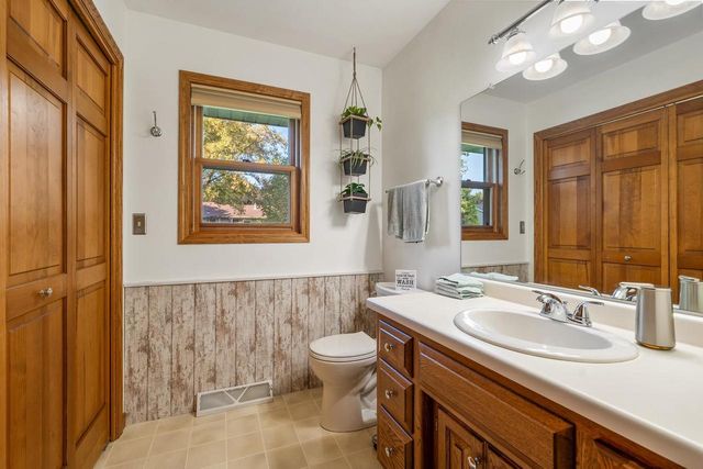 1757 SUNNYSIDE LANE, De Pere, WI 54115